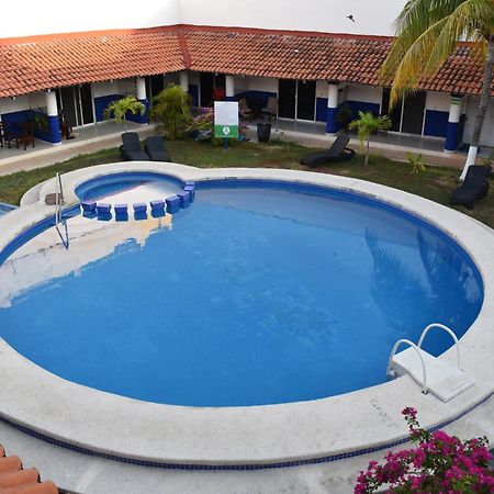 Hotel Plaza Almendros, Исла-Мухерес Экстерьер фото