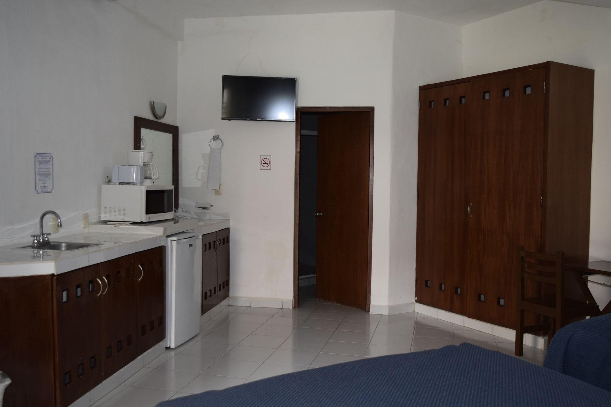 Hotel Plaza Almendros, Исла-Мухерес Экстерьер фото