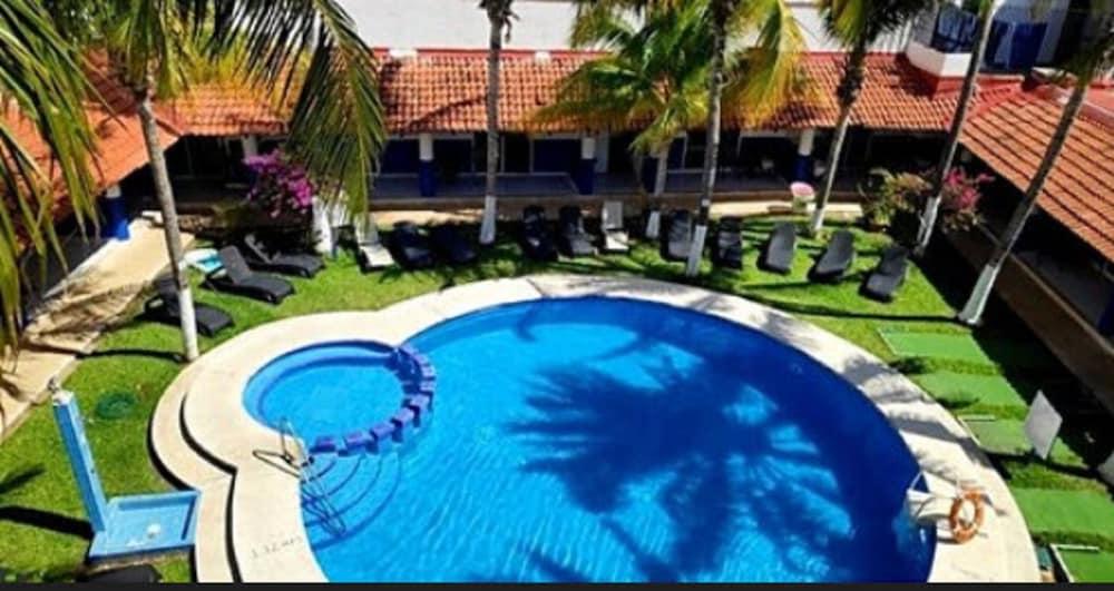 Hotel Plaza Almendros, Исла-Мухерес Экстерьер фото