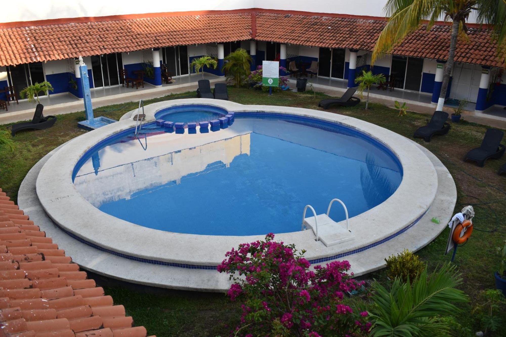 Hotel Plaza Almendros, Исла-Мухерес Экстерьер фото