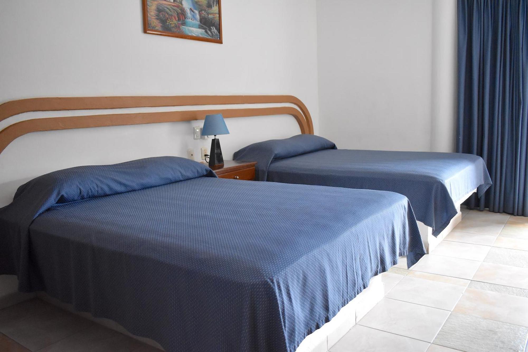 Hotel Plaza Almendros, Исла-Мухерес Экстерьер фото