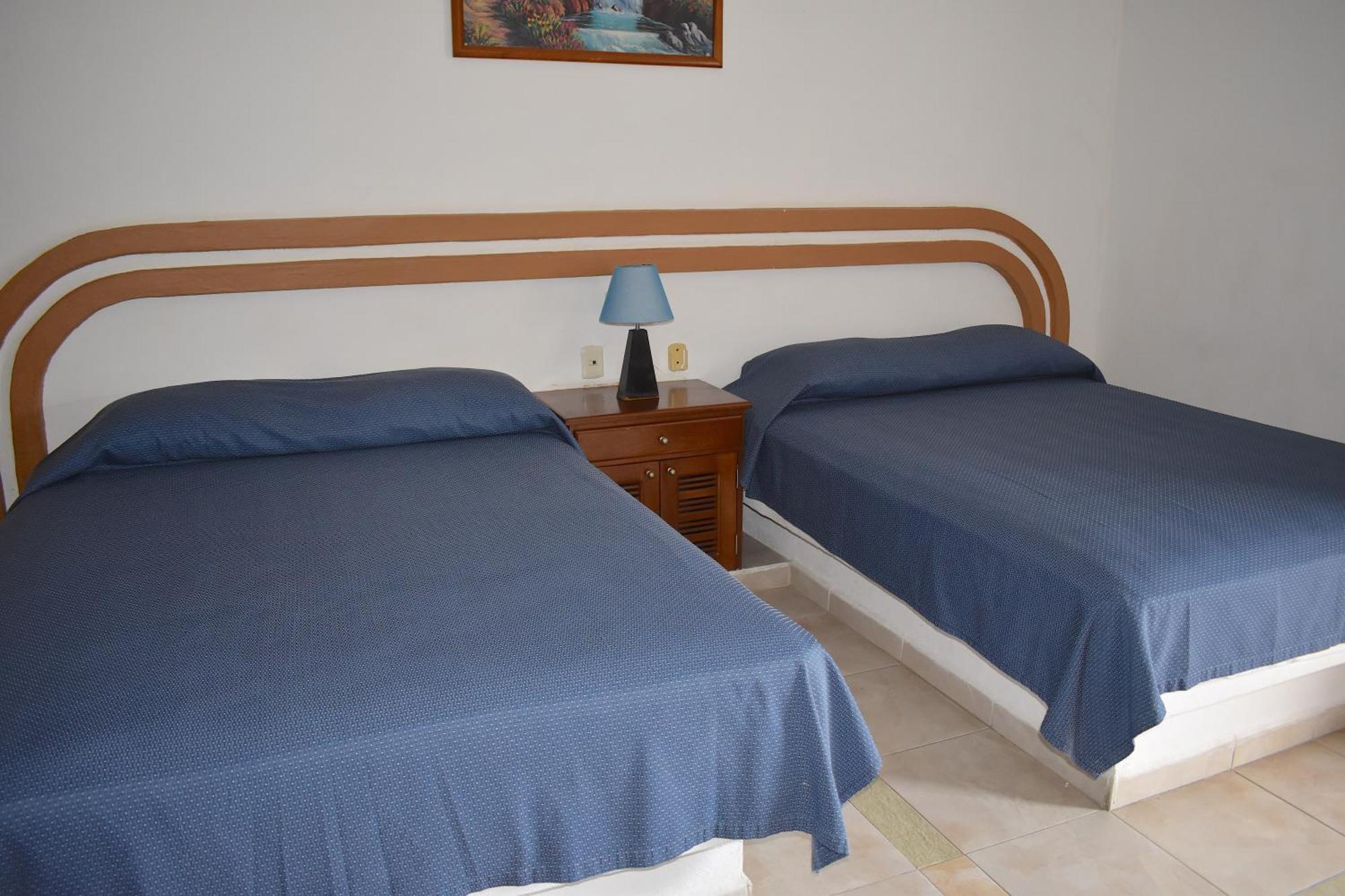 Hotel Plaza Almendros, Исла-Мухерес Экстерьер фото
