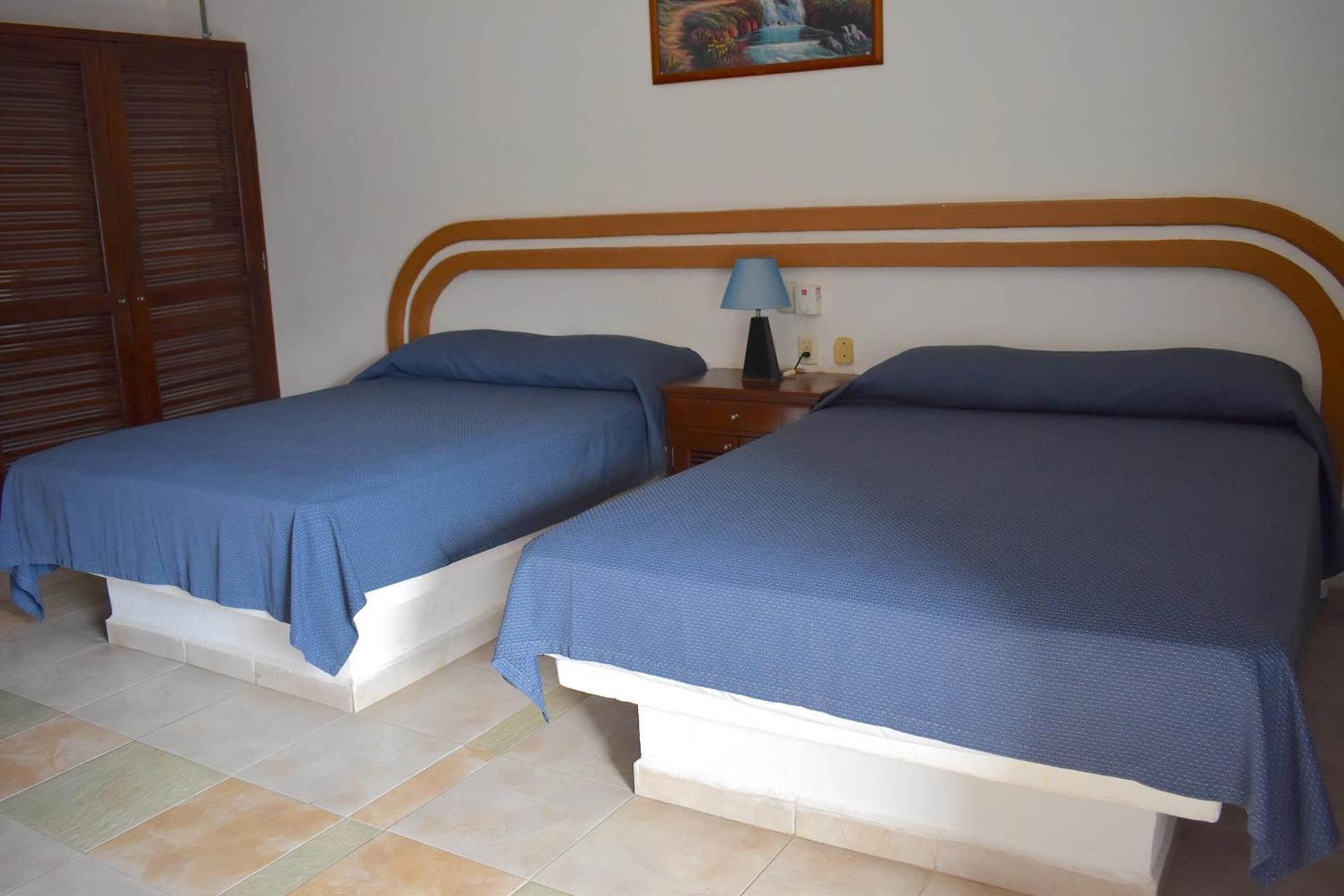 Hotel Plaza Almendros, Исла-Мухерес Экстерьер фото