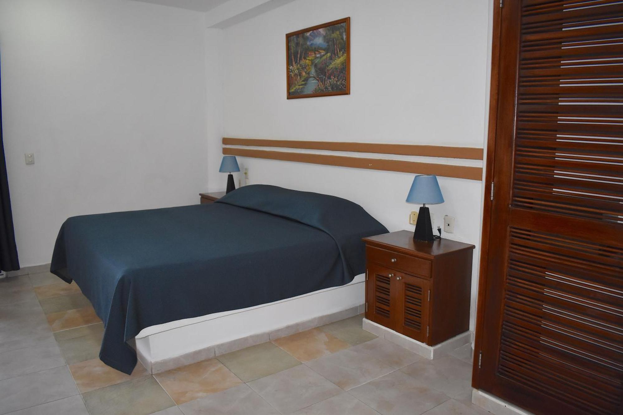 Hotel Plaza Almendros, Исла-Мухерес Экстерьер фото
