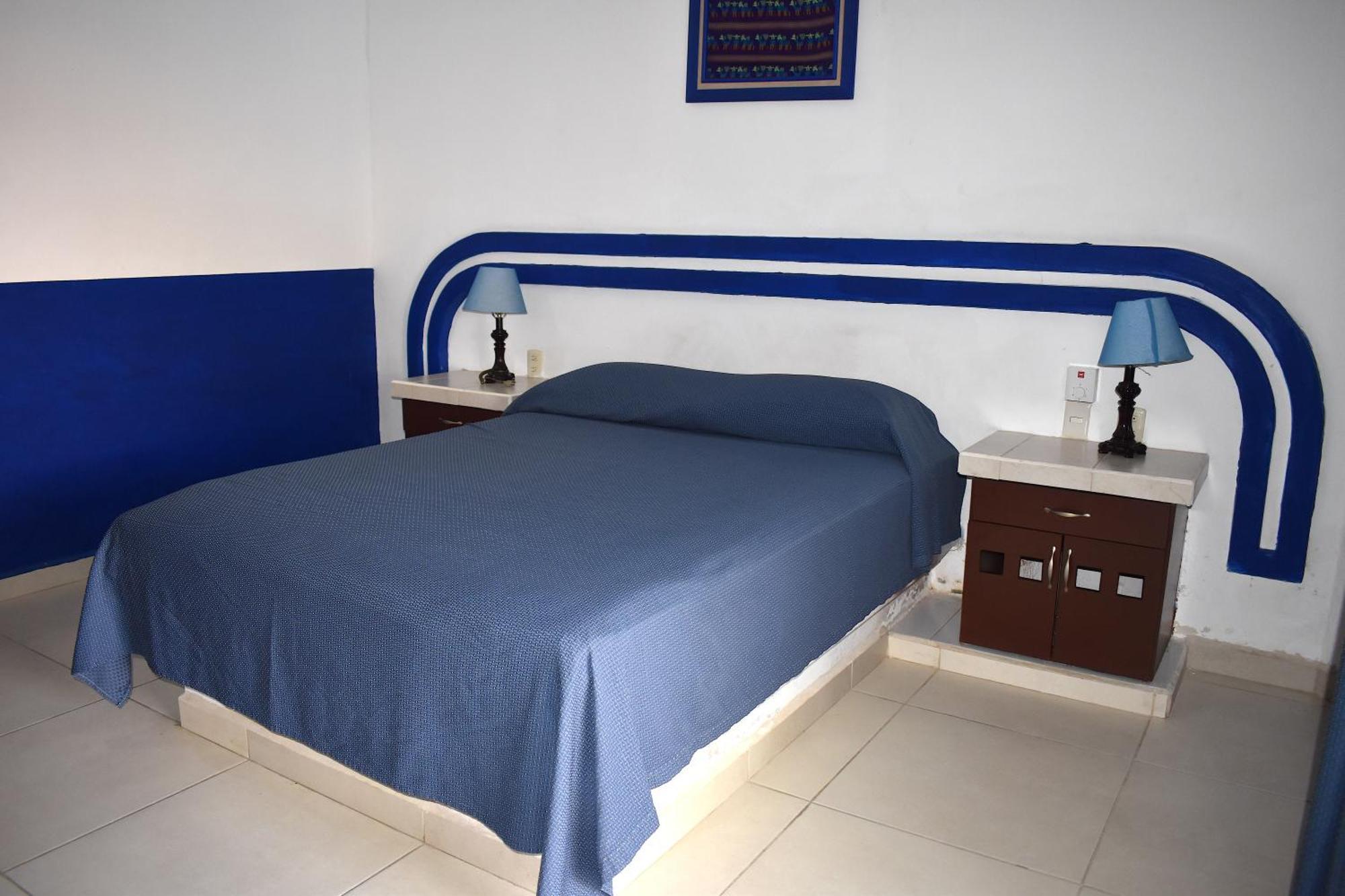 Hotel Plaza Almendros, Исла-Мухерес Экстерьер фото